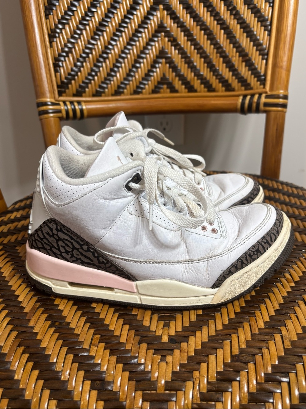Jordan 3 Retro Neapolitan Women’s 7 CK9246-102